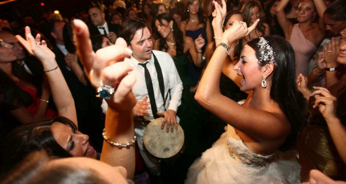 DJ in Nice for an Energetic Wedding with Percussion